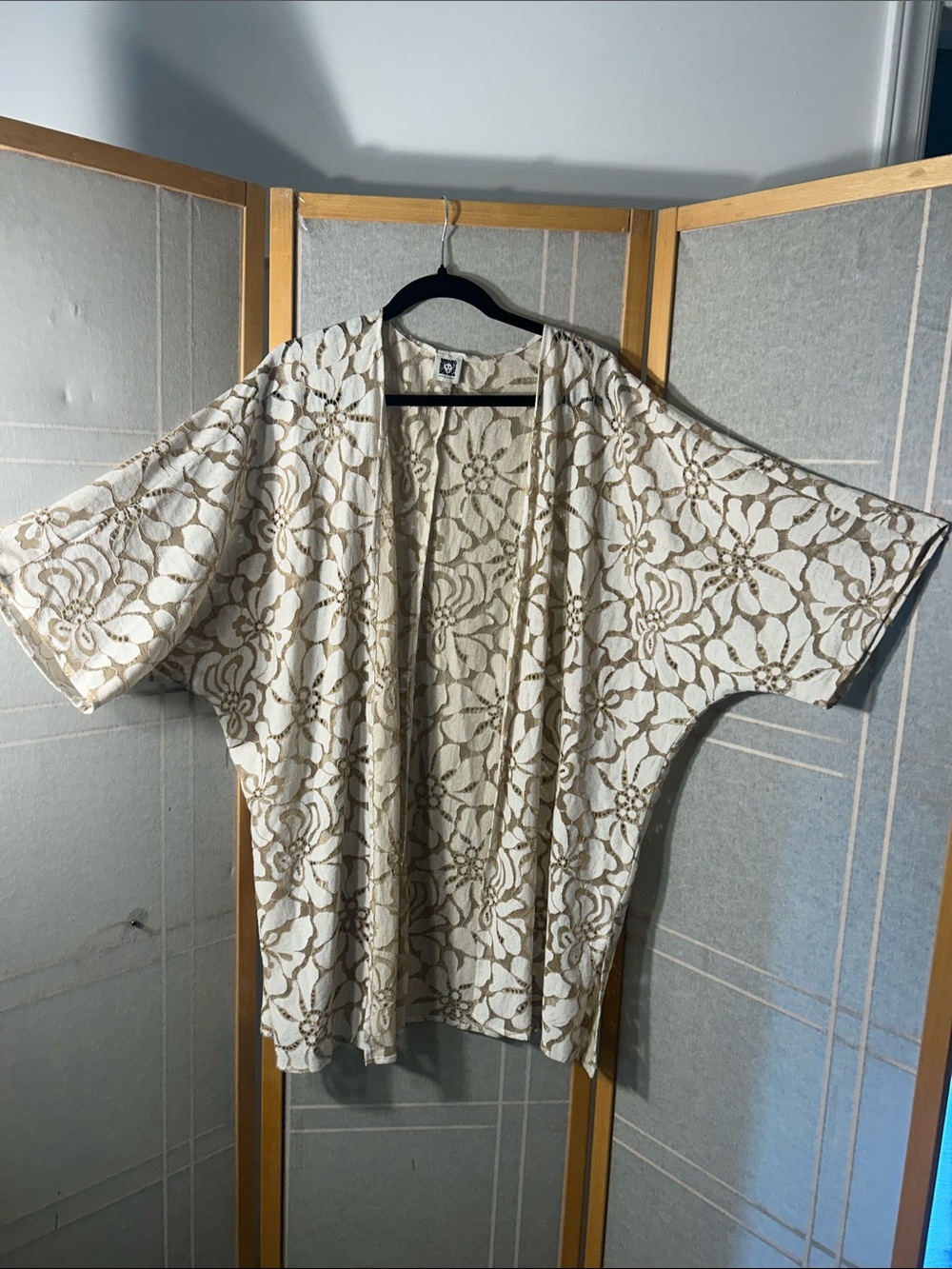 Anne Klein Cream Floral Lace Kimono